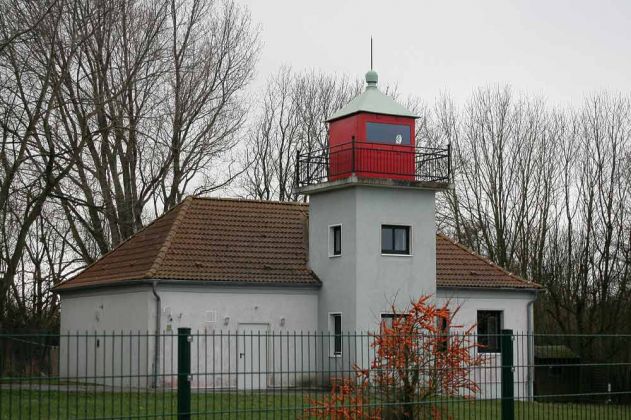 Leitfeuer und Signalturm Gollwitz-Nord, Insel Poel - Höhe 6,7 Meter, Baujahr 1953 - Wismarer Bucht, Mecklenburg-Vorpommern.