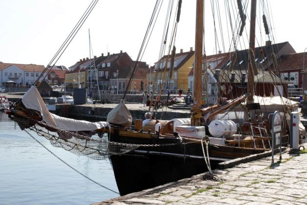 Traditionssegler im Hafen von Allinge auf Bornholm