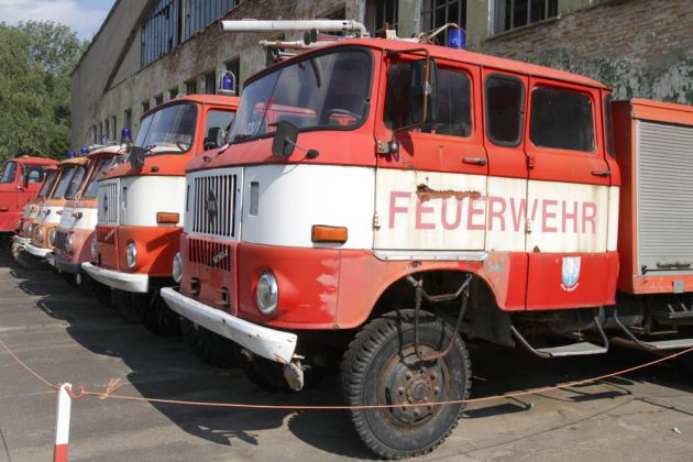 Technik-Museum Pütnitz - Feuerwehr-Fahrzeuge W 50 L und W 50 LA
