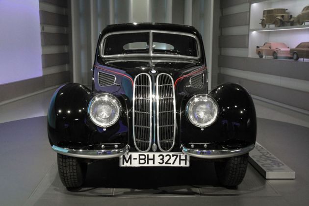 BMW 327/328 Coupé, Baujahre 1938 bis 1940 - BMW Museum München