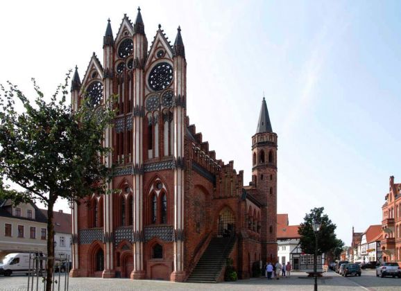Das historische Rathaus von Tangermünde in der Altmark