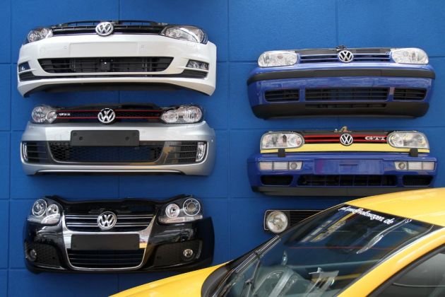 Eine Golf Kühlergrill-Parade - AutoMuseum Volkswagen