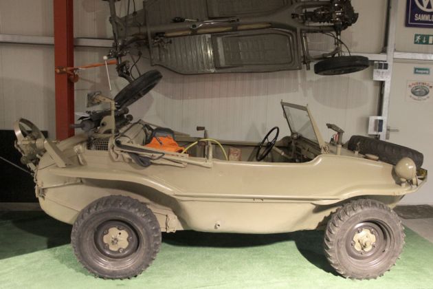 Ein VW Schwimmwagen vom Typ 166 der deutschen Wehrmacht - fahr- und schwimmfähig, Grundmann's VW-Sammlung, Hessisch Oldendorf Ein VW Schwimmwagen vom Typ 166 der deutschen Wehrmacht - fahr- und schwimmfähig, Grundmann's VW-Sammlung, Hessisch Oldendorf