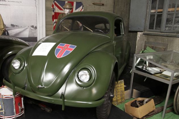 Ein Volkswagen Käfer aus der frühen Fertigung nach dem zweiten Weltkrieg unter britischer Militär-Verwaltung Grundmann's Volkswagen-Sammlung, Hessisch Oldendorf Ein Volkswagen Käfer aus der frühen Fertigung nach dem zweiten Weltkrieg unter britischer Militär-Verwaltung Grundmann's Volkswagen-Sammlung, Hessisch Oldendorf