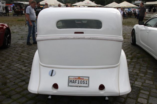 Plymouth Deluxe Sedan, Model PE - 3299 ccm, 77 bhp, Baujahr 1934 Plymouth Deluxe Sedan, Model PE - 3299 ccm, 77 bhp, Baujahr 1934