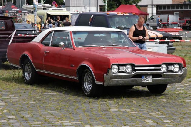 Oldsmobile Cutlass Supreme Convertible - Modelljahr 1967 Oldsmobile Cutlass Supreme Convertible - Modelljahr 1967