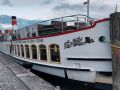 Das Salon-Dampfschiff Europa der Weissen Flotte Müritz an der Promenade von Waren an der Müritz