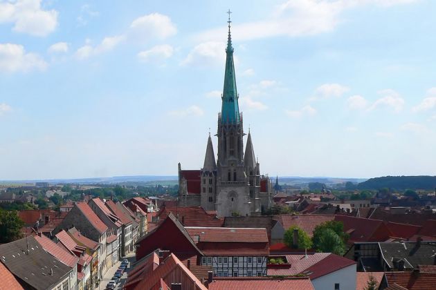 Mühlhausen, Thüringen - der Blick vom Rabenturm der Stadtmauer auf die Marienkirche mit ihrem 87 Meter hohen Turm