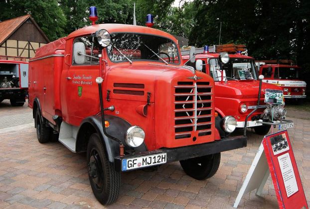 Borgward Allrad-Tanklöschfahrzeug TLF 8, Baujahr 1959 - 2.400 ccm Sechszylinder-Ottomotor, 82 PS Borgward Allrad-Tanklöschfahrzeug TLF 8, Baujahr 1959 - 2.400 ccm Sechszylinder-Ottomotor, 82 PS