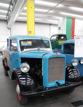 Hansa Lloyd Express, Baujahre 1936 bis 1938 - 1.088 ccm Vierzylinder-Otto-Reihenmotor, 27,5 PS, 60 kmh Hansa Lloyd Express, Baujahre 1936 bis 1938 - 1.088 ccm Vierzylinder-Otto-Reihenmotor, 27,5 PS, 60 kmh