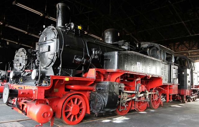Sächsisches Eisenbahnmuseum Chemnitz-Hilbersdorf - die dreiachsige Nebenbahnlokomotive 91 896 vom Typ der preußischen T 9.3