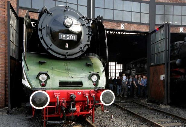 Eisenbahnmuseum Dresden-Altstadt - 18 201, die derzeit schnellste Dampflokomotive der Welt
