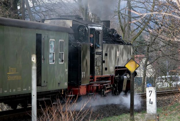 Die Zittau-Oybin-Jonsdorfer-Eisenbahn, der Dampfzug mit der 99 758 