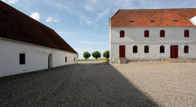 Gut Klintholm, Klintholm Gods - historische landwirtschaftliche Gebäude, Høje Møn im Osten der Ferieninsel Møn