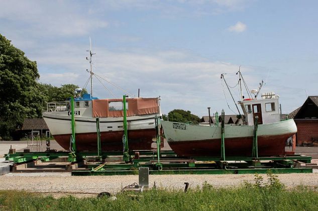 Klintholm Havn auf Møn - Schiffsreparaturen am Klintholm Havneplads