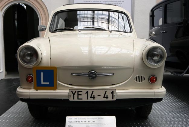 Ein Sachsenring Trabant P 50 Kombi, ausgestellt im Verkehrsmuseum Dresden