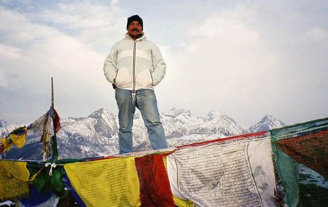 Sikkim - Autor Helmut Möller auf dem Djongri Peak in 4.400 m Höhe vor dem Kanchenchunga