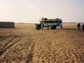 Linienbus in der Sahara zwischen Atbara und Wadi Halfa