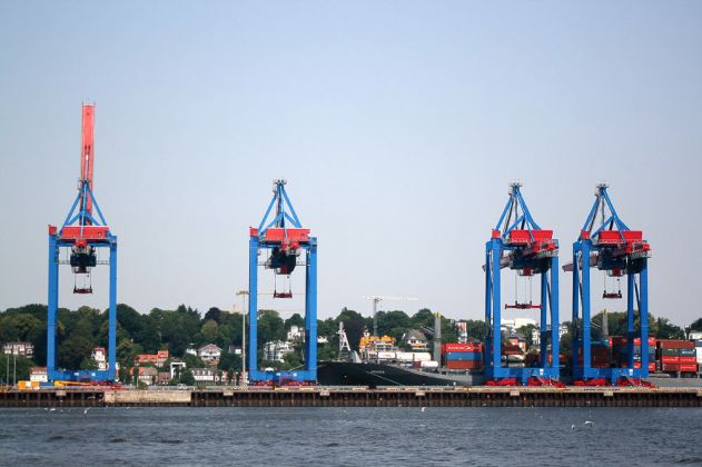 Ladebrücken am Burchardkai Container Terminal - Hafenrundfahrt Hamburg