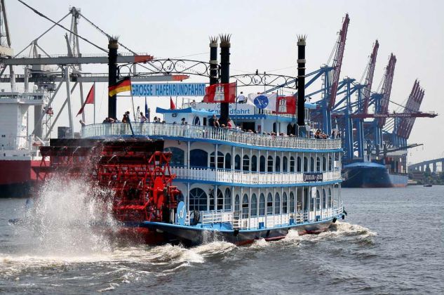 Hafenrundfahrt Hamburg - das Schauffelradschiff Louisiana Star der Reederei Abicht