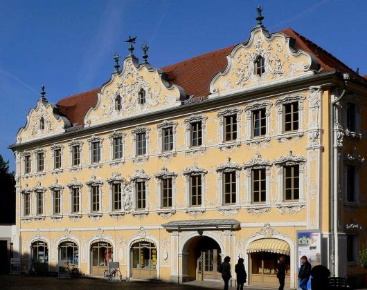 Stadtbücherei Würzburg - im Haus zum Falken am Marktplatz
