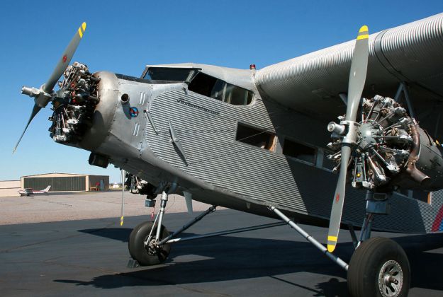 Ford Trimotor 5-AT