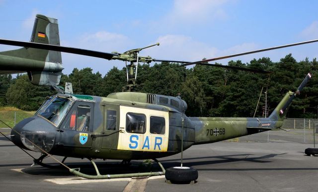 Bell UH-1 D,  Iroquois oder Huey genannt, als SAR-Rettungshubschrauber - JU 52-Halle in Wunstorf bei Hannover