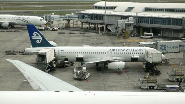 International Airport Auckland, New Zealand - ein Airbus A 320 von Air New Zealand
