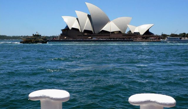 Das Sydney Opera House - vom Circular Quay Overseas Passenger Terminal aus gesehen