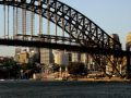 Sydneys Harbour Bridge und der Luna Park am Olympic Drive des Milsons Point 