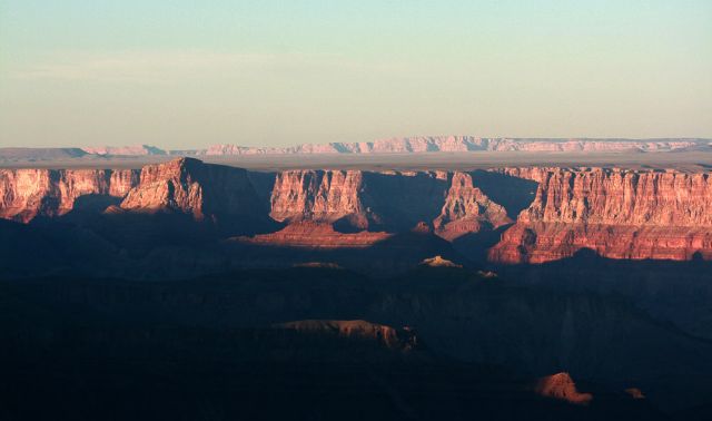 Grand Canyon South Rim Trail zwischen YavapaI Point und Mather Point zum Sonnenuntergang