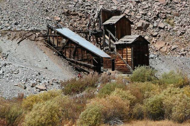 Eine verlassene Silbermine am Million Dollar Highway in Colorado