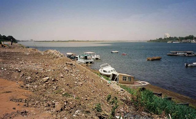 Khartoum, Blue Nile Sailing Club - das Nilufer am Zusammenfluss des Weissen und Blauen Nils. 