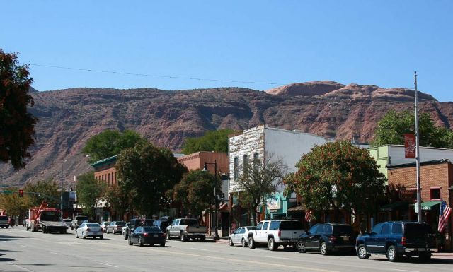 Die Main Street - Moab am Colorado River, Utah