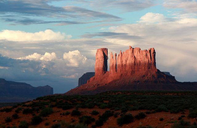 Stagecoach Butte  - Monument Valley Navajo Tribal Park, Utah