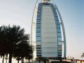 Dubai - das Hotel Burj al Arab, der segelförmige 'Turm der Araber' am Jumeirah Beach
