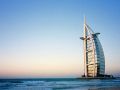 Dubai - das Hotel Burj al Arab, der segelförmige Turm der Araber