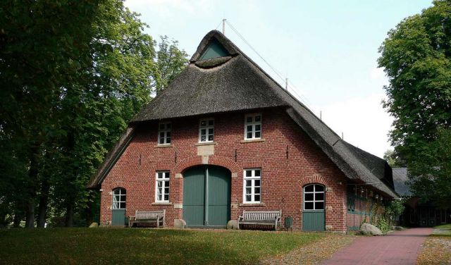 Künstlerdorf Worpswede - Niedersächsisches Bauernhaus mit Reetdach	