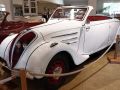 Maison de l'Automobile, das Automuseum von Lohéac in der Bretagne - das Peugeot-Cabriolet 402 Eclipse, Baujahr 1936