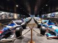Maison de l'Automobile, das Automuseum von Lohéac in der Bretagne - die Halle mit den Renault Formel 1 Rennwagen