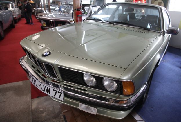 BMW 633 CSi, Baujahr 1979 - Sechszylinder, 3.300 ccm, 200 PS - Filmfahrzeug aus 'Der Bulle von Tölz' - Automuseum Nordsee BMW 633 CSi, Baujahr 1979 - Sechszylinder, 3.300 ccm, 200 PS - Filmfahrzeug aus 'Der Bulle von Tölz' - Automuseum Nordsee