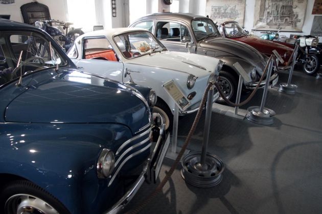 Das Automuseum Nossen - eine kleine Oldtimer-Parade, vom Renault 4 CV bis zur Renault Caravelle Das Automuseum Nossen - eine kleine Oldtimer-Parade, vom Renault 4 CV bis zur Renault Caravelle