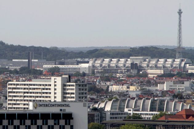 Berlin von oben - da Hotel Intercontinental, das Internationale Congress Centrum ICC und der Berliner Funkturm Berlin von oben - da Hotel Intercontinental, das Internationale Congress Centrum ICC und der Berliner Funkturm