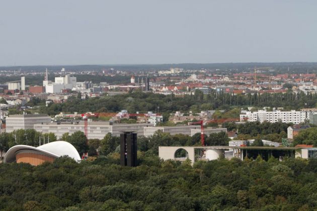 Berlin von oben - das Haus der Kulturen der Welt und das Bundeskanzleramt Berlin von oben - das Haus der Kulturen der Welt und das Bundeskanzleramt