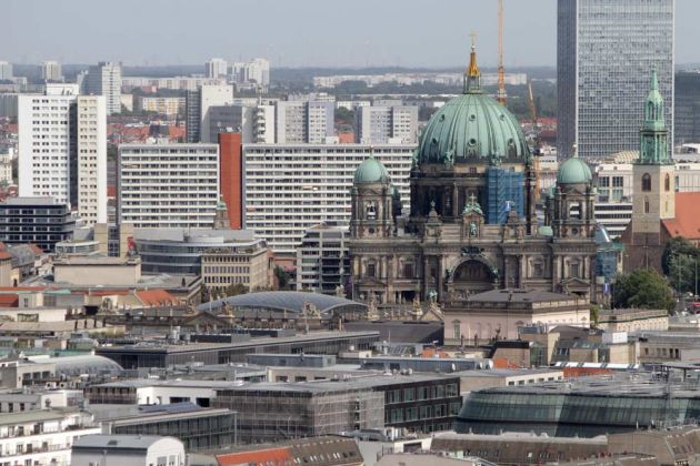 Berlin von oben - Berlin-Mitte mit dem Berliner Dom und der St. Marienkirche Berlin von oben - Berlin-Mitte mit dem Berliner Dom und der St. Marienkirche