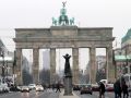 Das Brandenburger Tor mit der Quadriga in Berlin ist das wichtigste Symbol der Deutschen Einheit