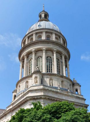 Boulogne-sur-Mer an der Côte d’Opale - die Kuppel der Basilika Unserer Lieben Frau von der Unbefleckten Empfängnis Boulogne-sur-Mer an der Côte d’Opale - die Kuppel der Basilika Unserer Lieben Frau von der Unbefleckten Empfängnis