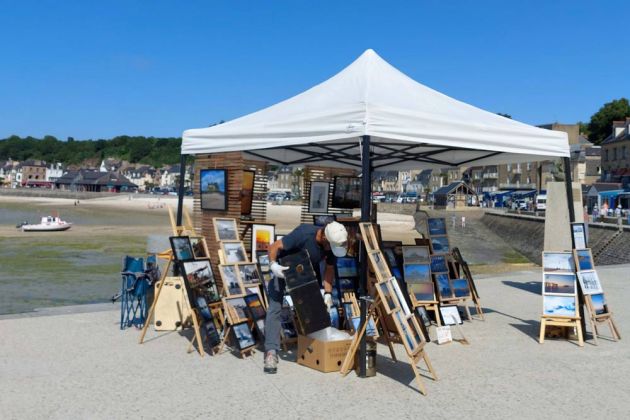 Cancale an der Côte d’Émeraude - ein Verkaufsstand an der Promenade Cancale an der Côte d’Émeraude - ein Verkaufsstand an der Promenade