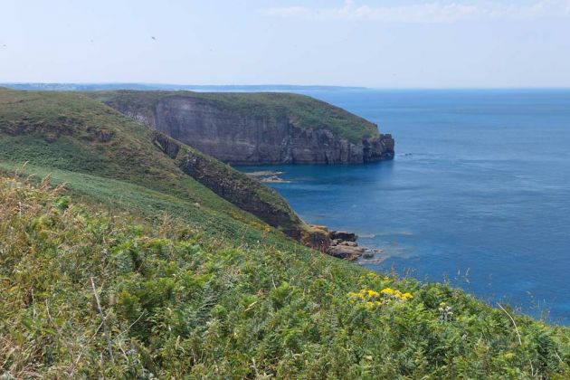 Pointe du Jas - der 27 Meter hohe Hügel nahe Cap Fréhel Pointe du Jas - der 27 Meter hohe Hügel nahe Cap Fréhel