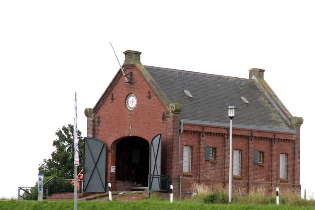 Das Deutsche Sielhafenmuseum in Carolinensiel - die historische Rettungsstation an der Harle Das Deutsche Sielhafenmuseum in Carolinensiel - die historische Rettungsstation an der Harle